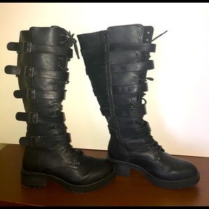BLACK FAUX LEATHER KNEE-HIGH LACE-UP COMBAT BOOT